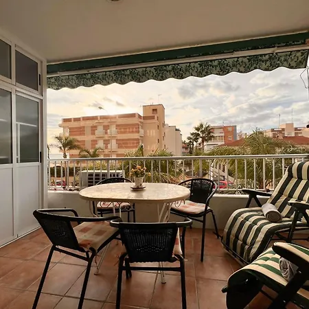 Apartamento Central Santa Pola شقة *